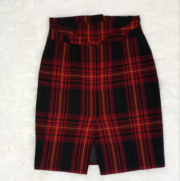 **SOLD**Amazing Plaid Skirt ❤🖤💛 - Picture 2 of 4